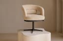 Stoel Kyoto boucle in beige Modern sfeer Mokana - Moods Collection