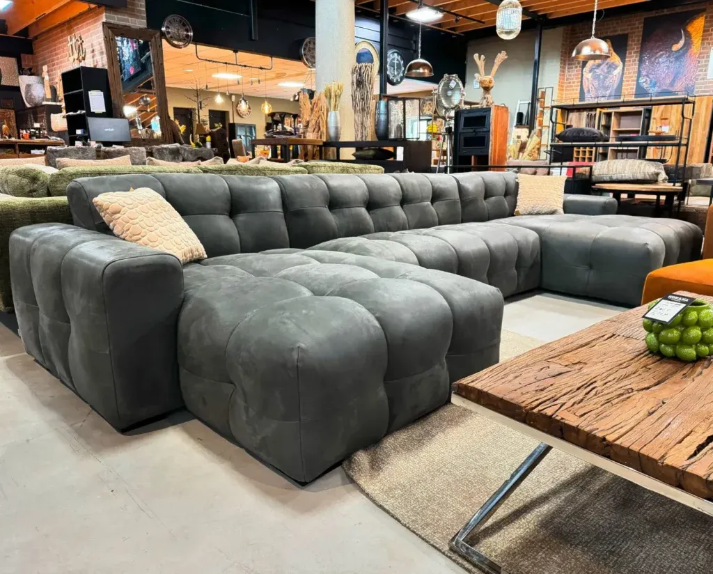 Loungebank Amsterdam in Kenia leder van Agpol