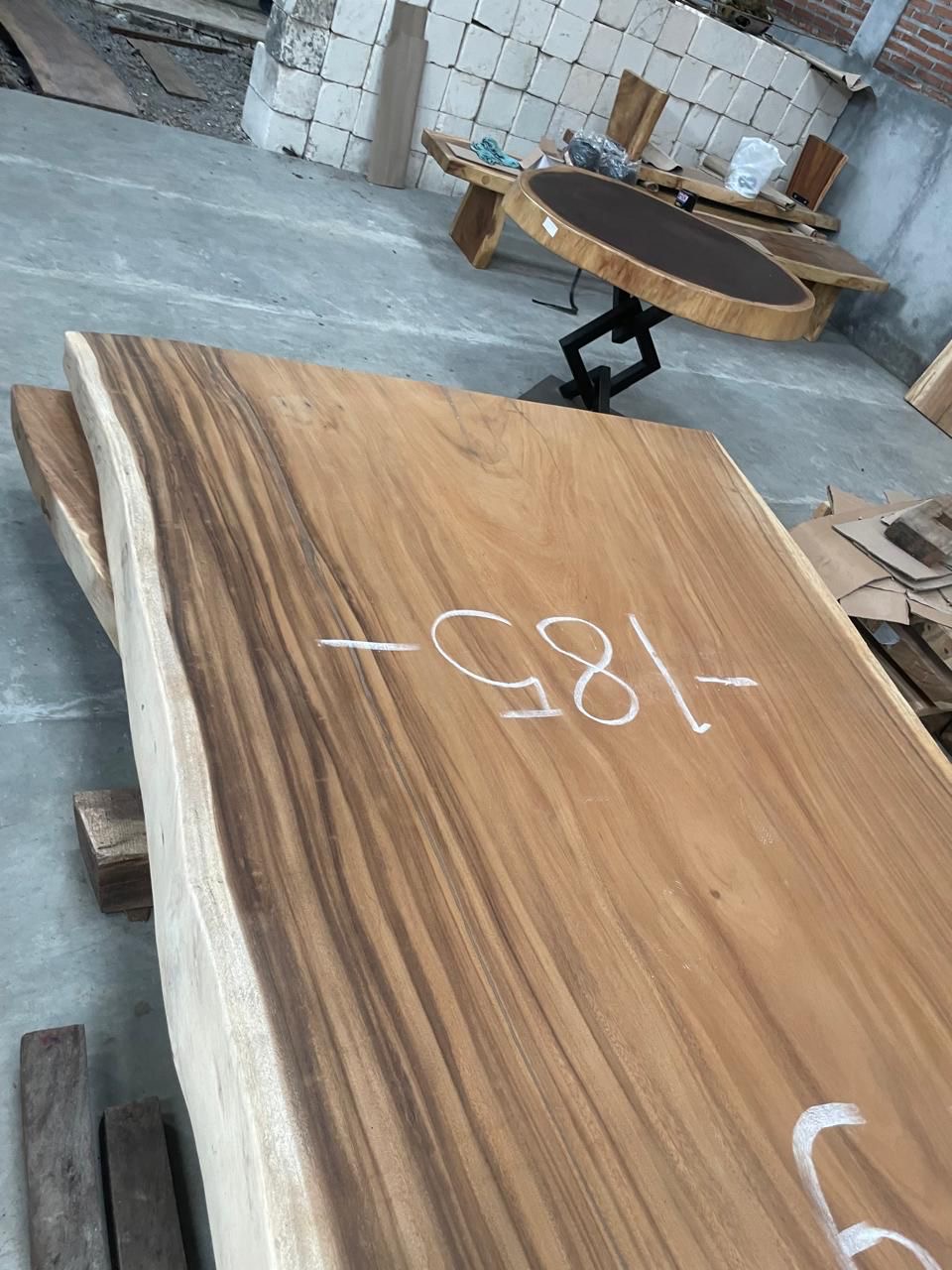 Boomstam blad Bali suarhout 7.4 meter