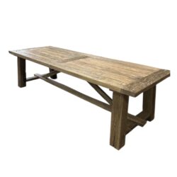 Oud eiken tafel met massieve poten